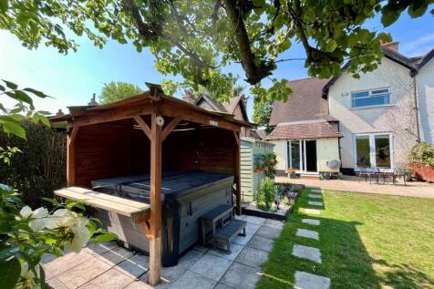 Hot Tub Area.jpg