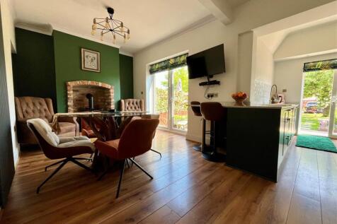 Breakfast Kitchen - additional image.jpg