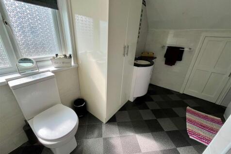 Bathroom - additional image.jpg
