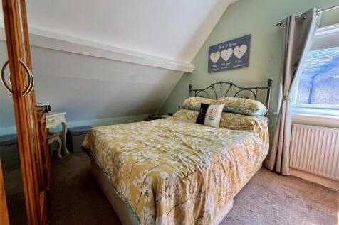 Bedroom One.jpg