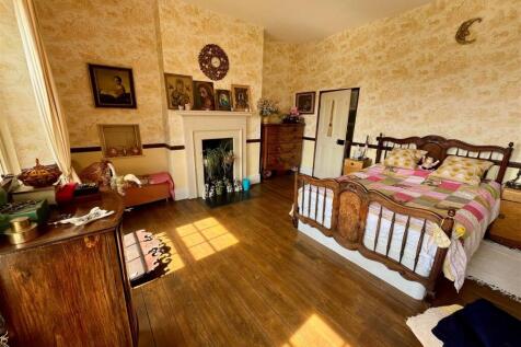 Bedroom One.jpg