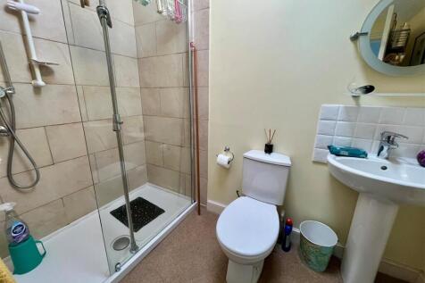 Bedroom Three - Shower Room.jpg