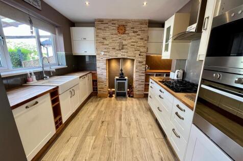 Kitchen Area.jpg