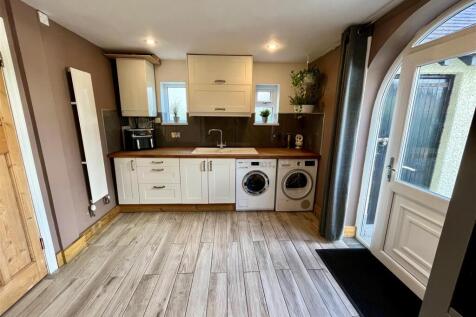 Kitchen Utility Area.jpg