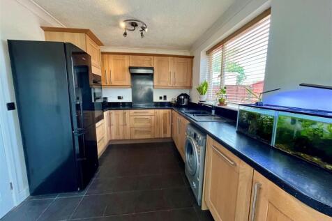 Kitchen Area.jpg