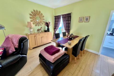 Dining Area.jpg