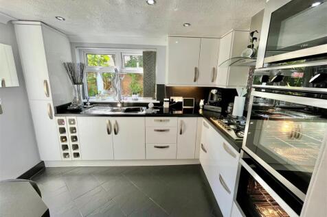 Kitchen - additional image.jpg