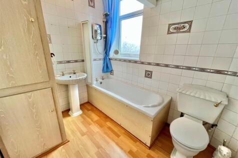First Floor Bathroom.jpg