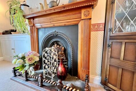 Dining Room - Fireplace.jpg