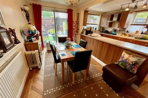 Dining Area.jpg