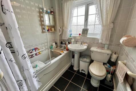 Bathroom.jpg