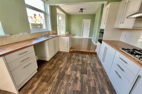 Kitchen into Breakfast Area.jpg
