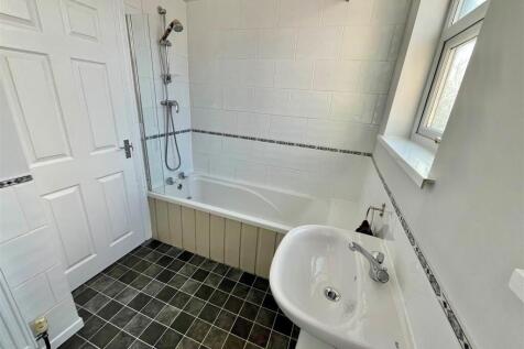 Bathroom - additional image.jpg
