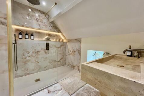 Shower Room - image one.jpg