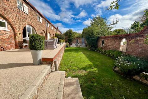 Lower Rear Garden Area.jpg