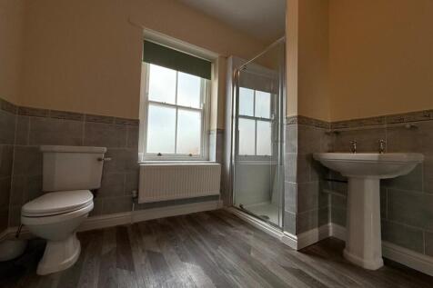 Bath/Shower Room