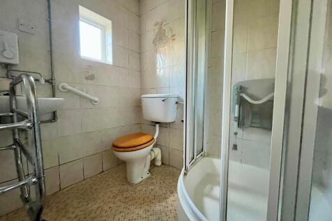 Ground Floor Shower Room.jpg