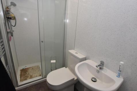 Bedroom One En Suite Shower Room.JPG