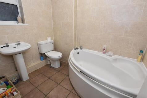 Ground Floor Bathroom.JPG