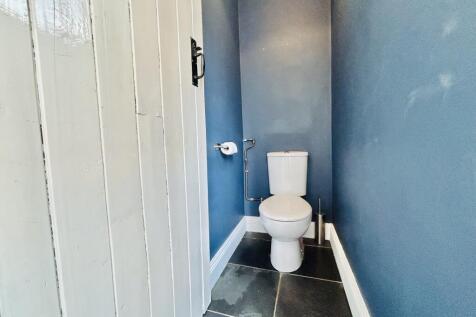 Cloakroom/wc
