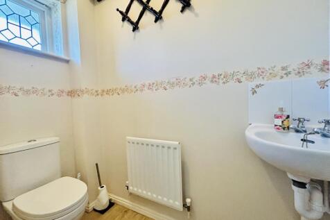 Cloakroom/wc