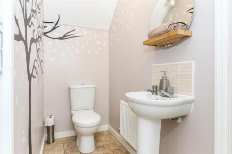 Cloakroom/wc