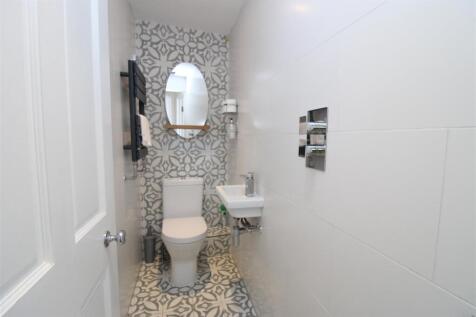 Cloakroom/wc