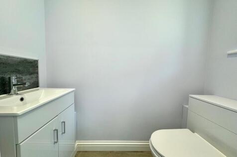 Cloakroom/wc