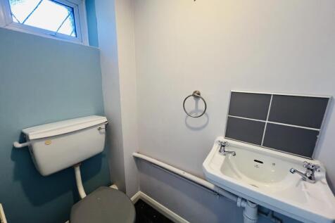 Cloakroom/wc