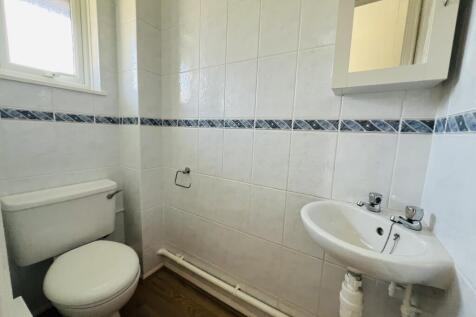Cloakroom/wc