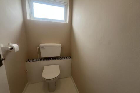 Cloakroom/wc