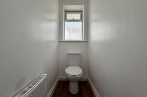 Cloakroom/wc