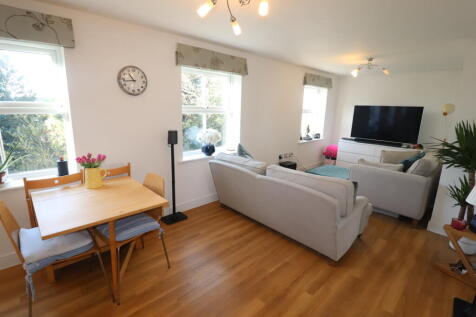 Living Dining Area