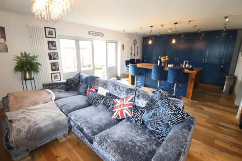 Kitchen/Family Room