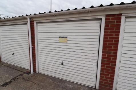 Garage In Block