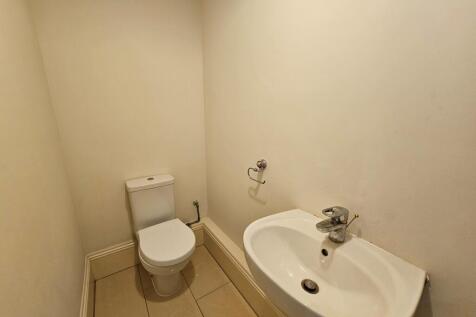 Cloakroom/wc