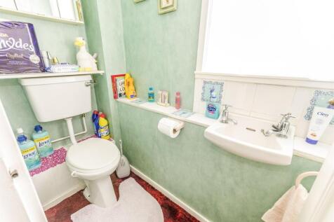 Cloakroom/wc