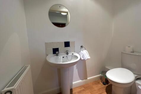Cloakroom/wc