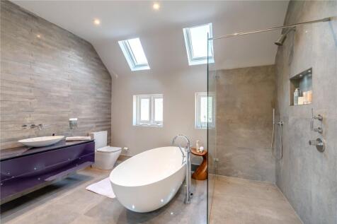 Family Bathroom 2