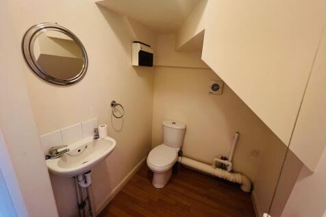 Cloakroom/wc