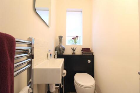 Cloakroom/wc