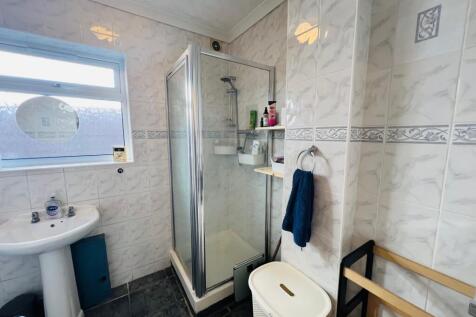 Cloakroom/wc