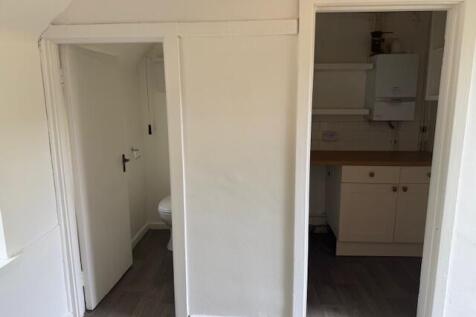 Cloakroom/wc