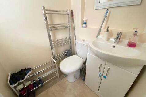 Cloakroom/wc