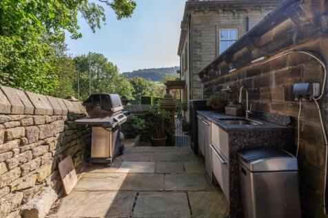 Outdoor Kitchen