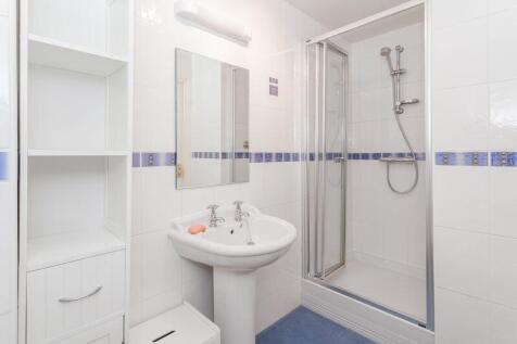 En-suite Shower