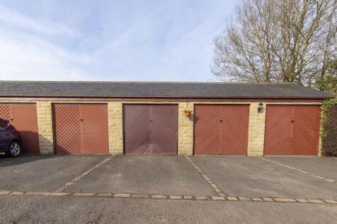 Garage &amp; parking