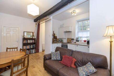 Living Room / Kitchen