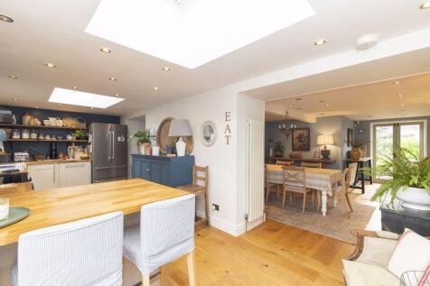 Kitchen &amp; Dining Room