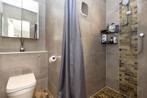 Bedroom 1 En-suite